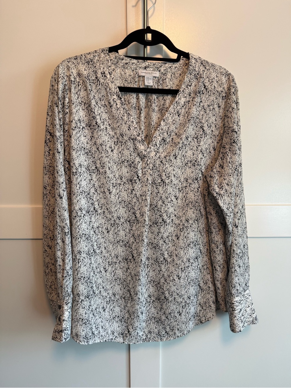 Vince Patterned Black & White V-Neck Long Sleeve Top